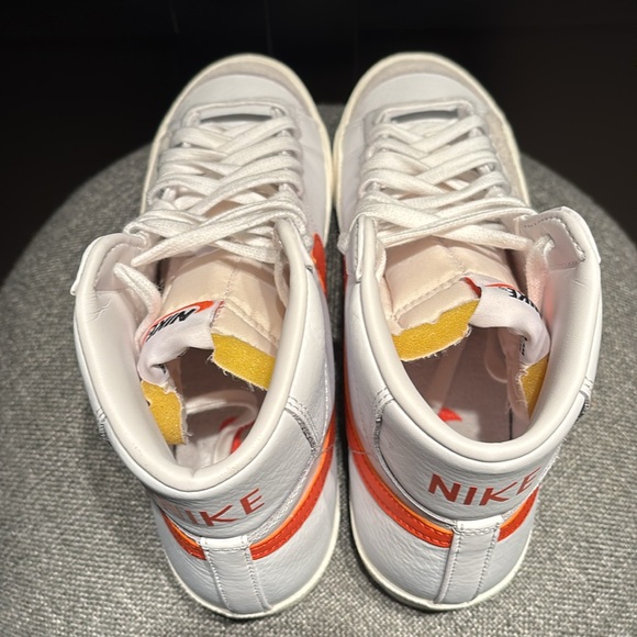 Nike Blazer Mid ‘77 Vintage Mens 9 Women’s 10.5 Orange-White-Sail - Picture 6 of 8